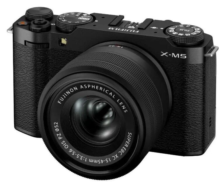 Fujifilm X-M5 + XC 15-45 mm